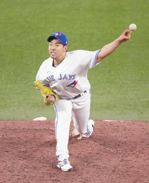 ブルージェイズ対エンゼルス　6回に2番手で登板したブルージェイズ菊池（撮影・菅敏）