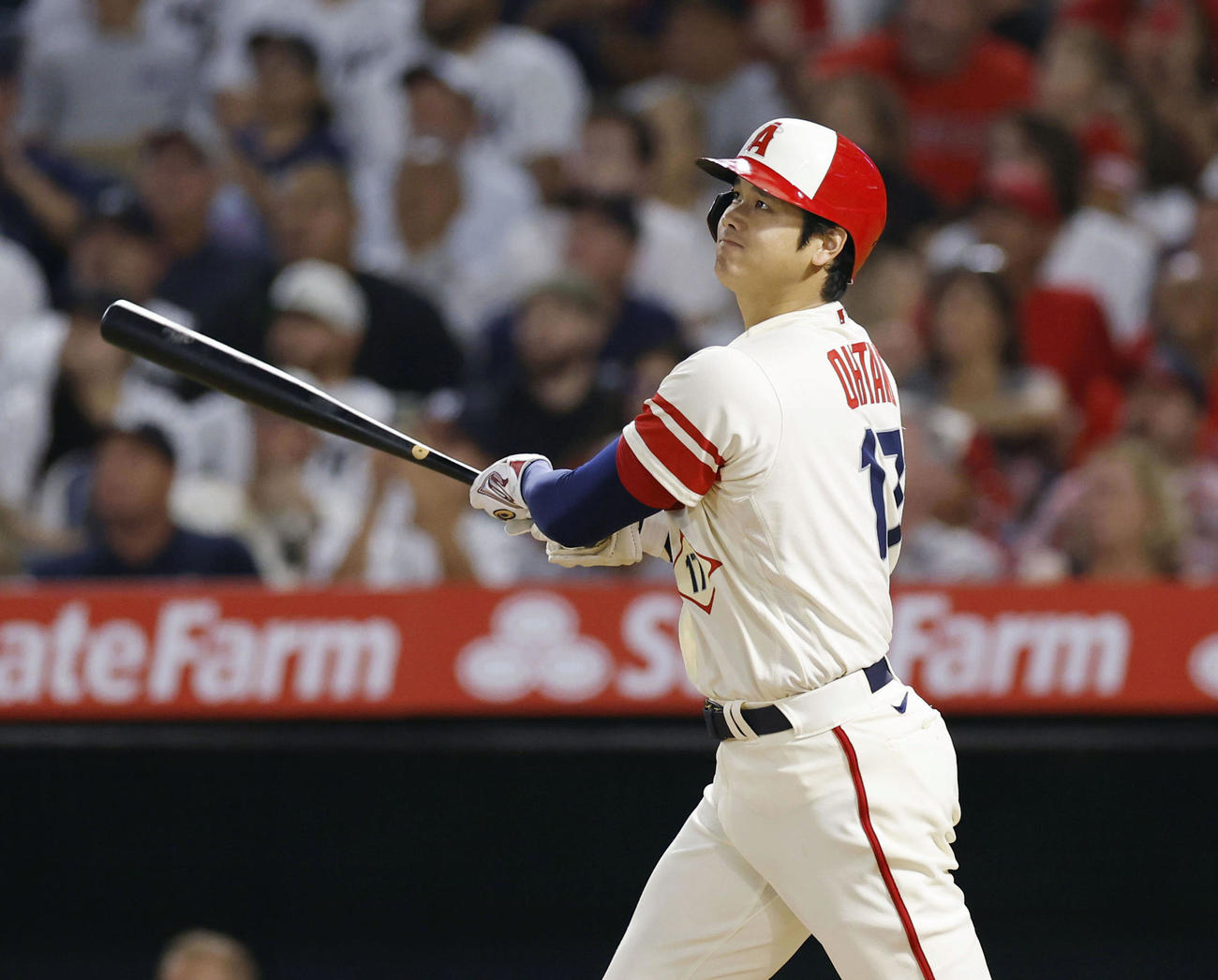 エンゼルス対ヤンキース　6回、逆転の30号3ランを放つ大谷（共同）
