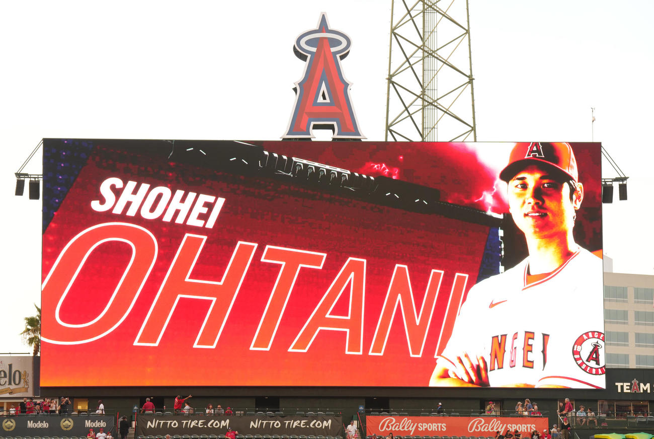 エンゼルス対タイガース　スタメン発表で3番DHで紹介されるエンゼルス大谷（撮影・菅敏）