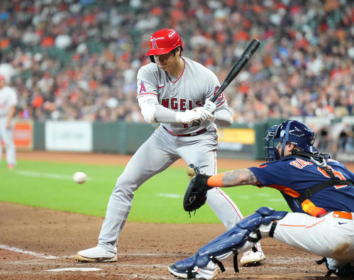 アストロズ対エンゼルス　7回表エンゼルス無死、四球を選ぶ大谷（撮影・菅敏）