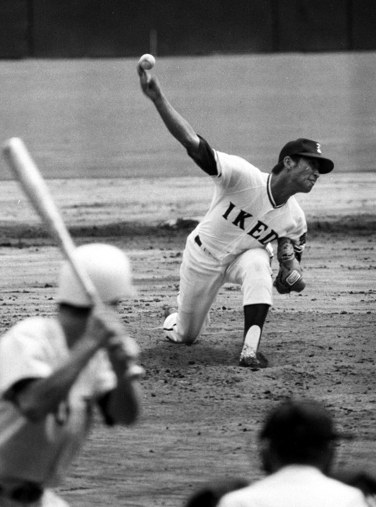 82年8月　夏の選手権大会でエースとして優勝に貢献した池田・畠山