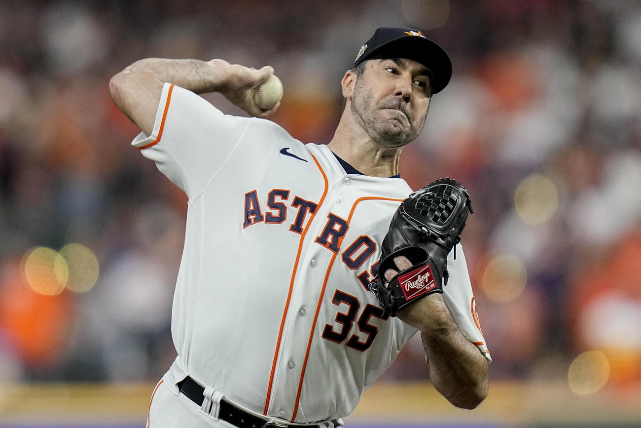 フィリーズ戦で力投するバーランダー（AP）