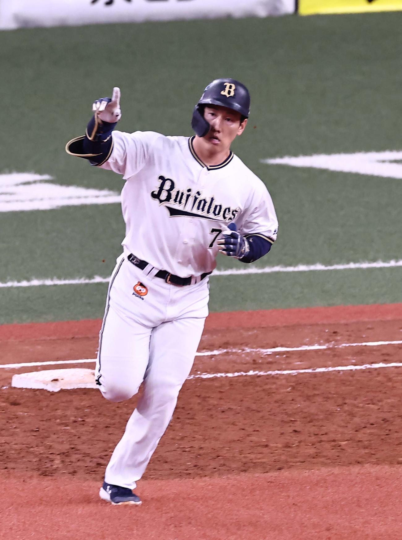 オリックス吉田正尚（2022年10月27日撮影）