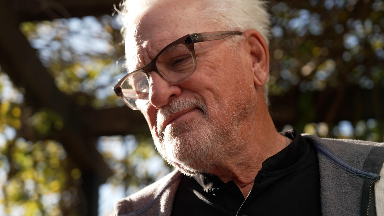 インタビュイーに応じるジョー・マドン氏（提供・テレビ東京）