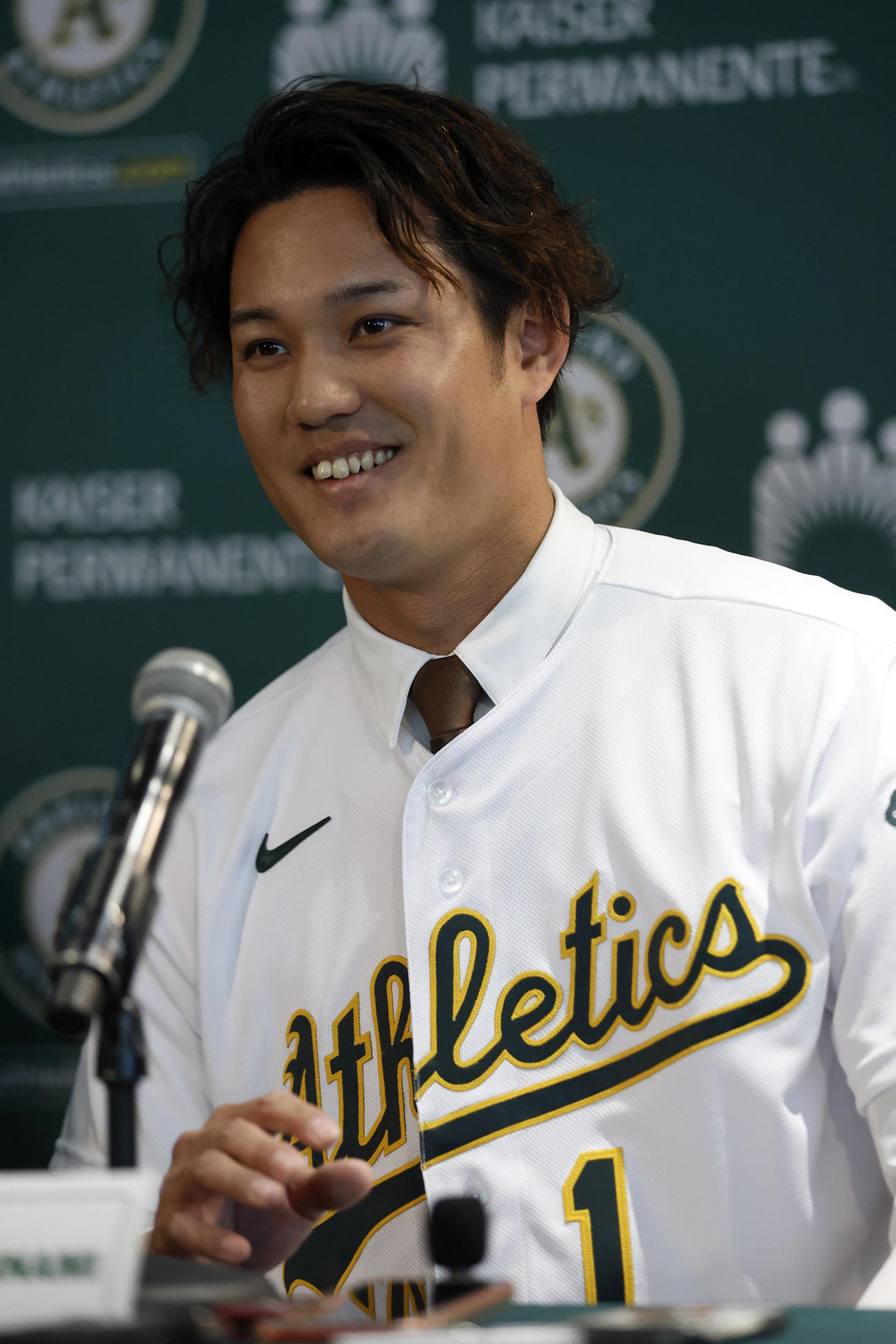 アスレチックス入団会見を行った藤浪晋太郎（AP）