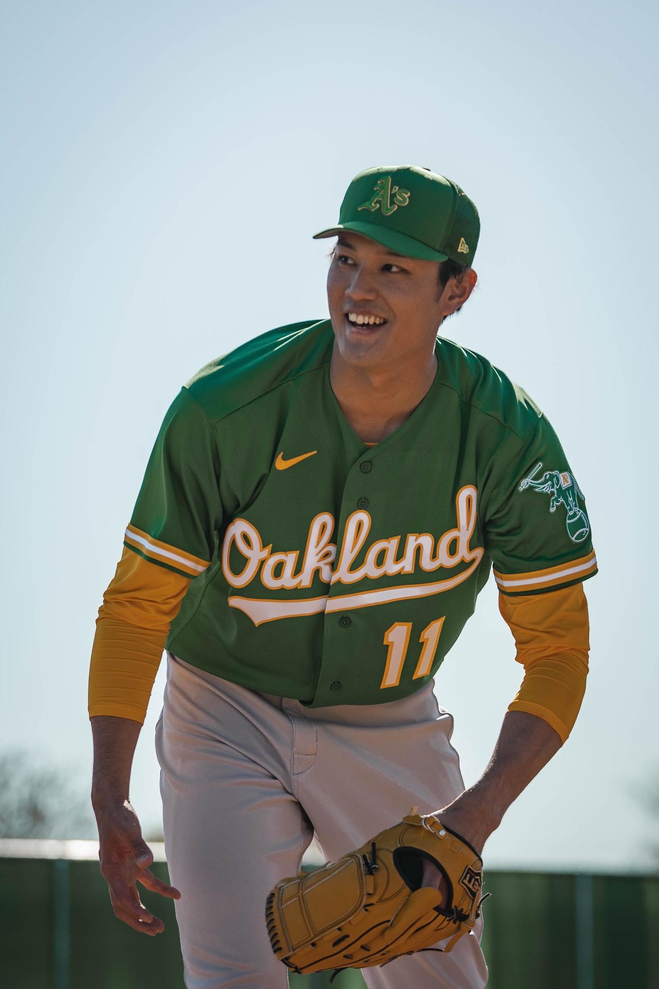アスレチックス藤浪はキャンプ2日目に背番号11ユニホームを初披露（アスレチックス球団提供）