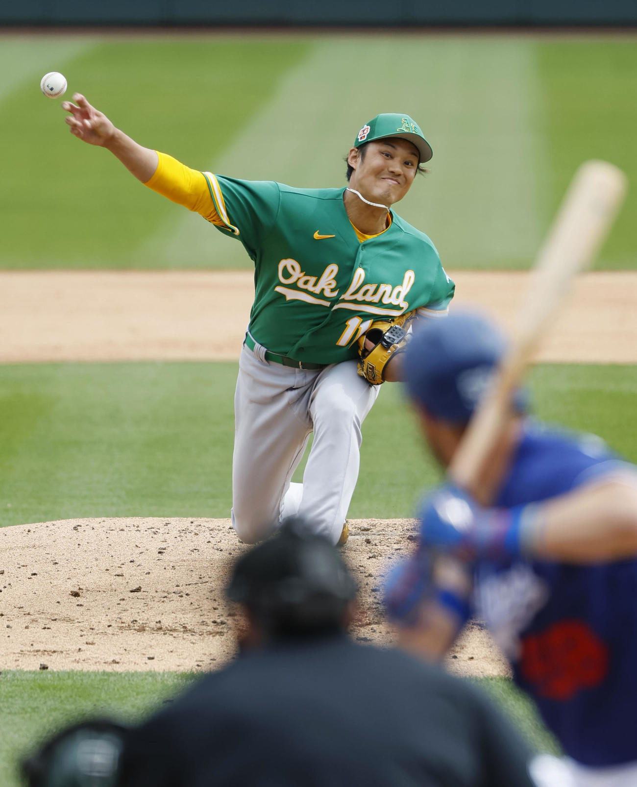 ドジャース戦に先発し、4回2／3を1失点で勝利投手になったアスレチックス藤浪（共同）