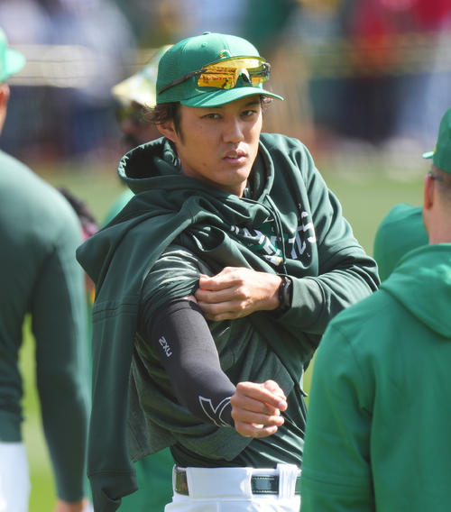 アスレチックス対エンゼルス 登板から一夜明け、調整するアスレチックス藤浪(撮影・菅敏)