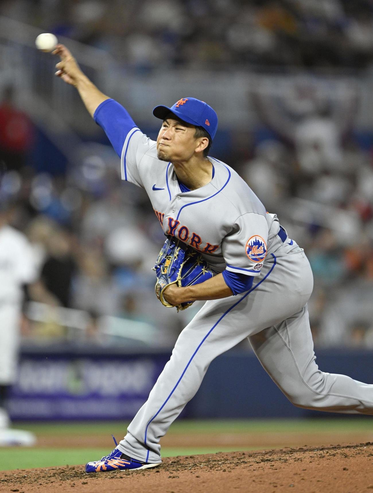 マーリンズ戦に先発でメジャー初登板し、5回 1／3 を3安打1失点で初勝利を挙げたメッツ・千賀滉大（共同）