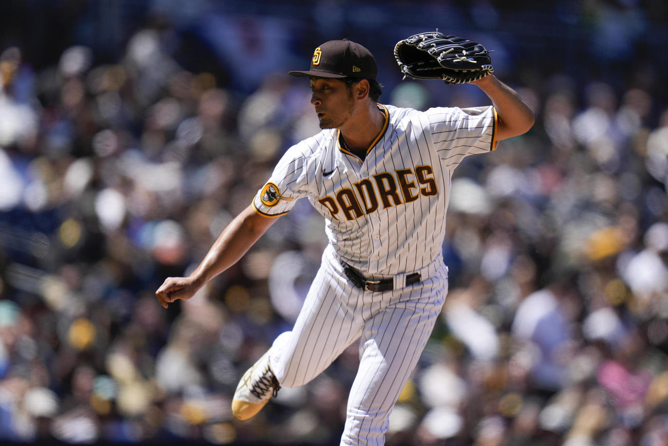 ダイヤモンドバックス戦で力投するパドレスのダルビッシュ有（ＡＰ）