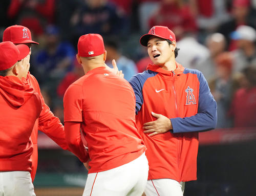 大谷翔平「初兜」はお預けも第2打席で2試合連続の二塁打 トラウトが
