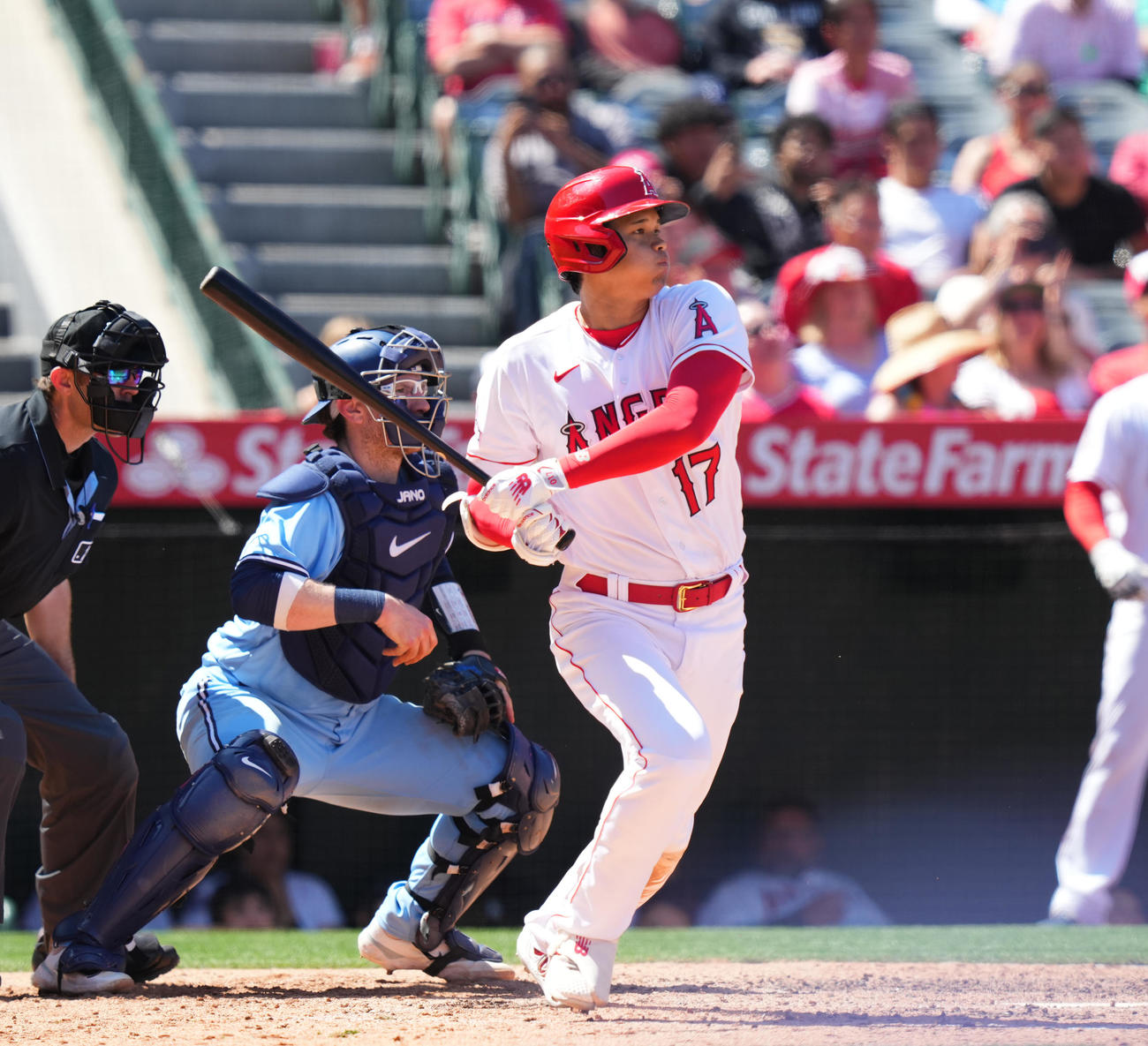 エンゼルス対ブルージェイズ　5回裏エンゼルス無死、中前打を放つ大谷（撮影・菅敏）