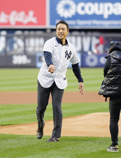 黒田博樹氏が始球式 大谷翔平について「年々進化していっている」現役