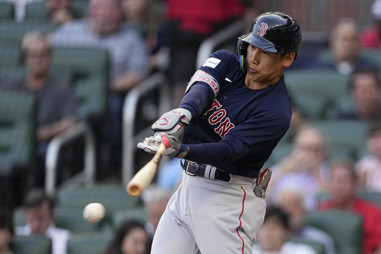1回、一ゴロに倒れた吉田正尚（AP）