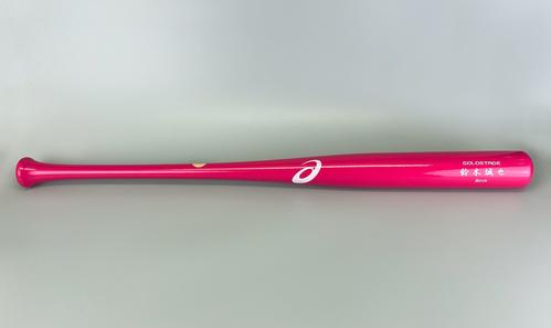 ダルビッシュと鈴木誠也、「母の日」使用予定のピンク色の野球用具を
