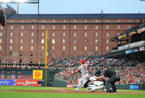 オリオールズ対エンゼルス　5回表エンゼルス2死、右中間に三塁打を放つ大谷（撮影・菅敏）