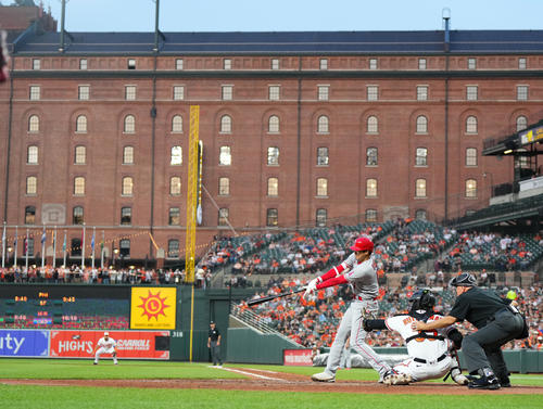 オリオールズ対エンゼルス　5回表エンゼルス2死、右中間に三塁打を放つ大谷（撮影・菅敏）