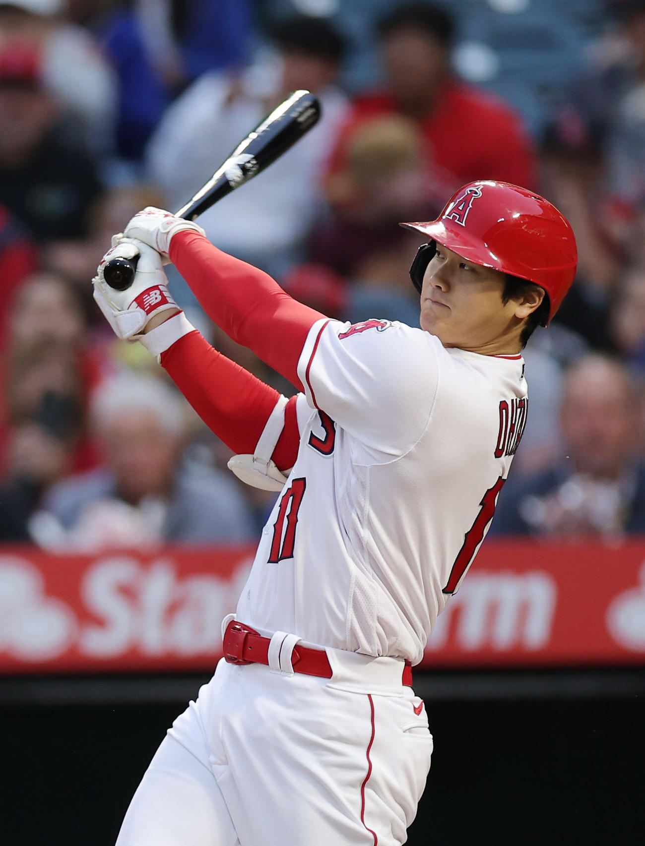 エンゼルス対カブス　4回裏エンゼルス無死、右越えソロ本塁打を放つ大谷（撮影・前田充）