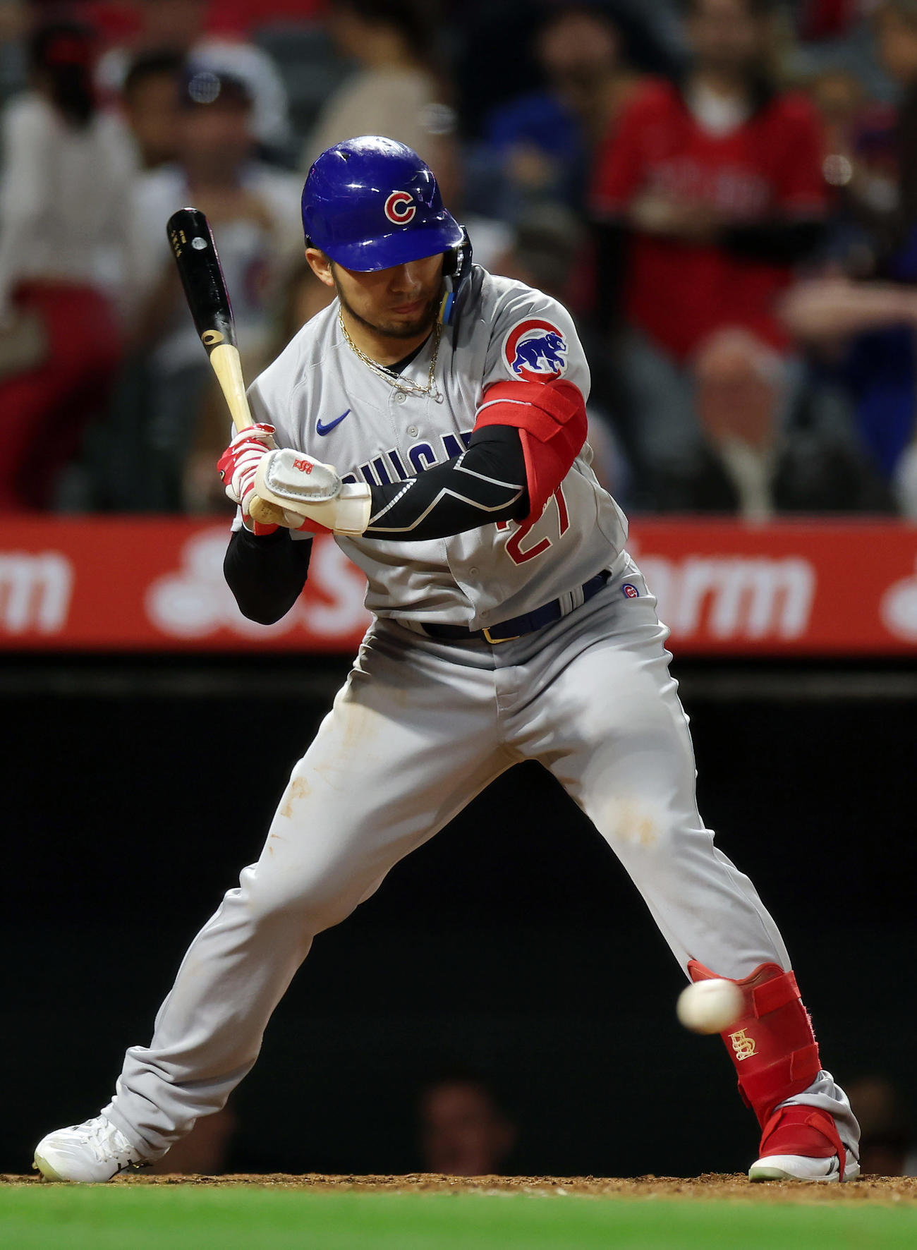 エンゼルス対カブス　7回表カブス1死一、二塁、四球を選ぶ鈴木（撮影・前田充）