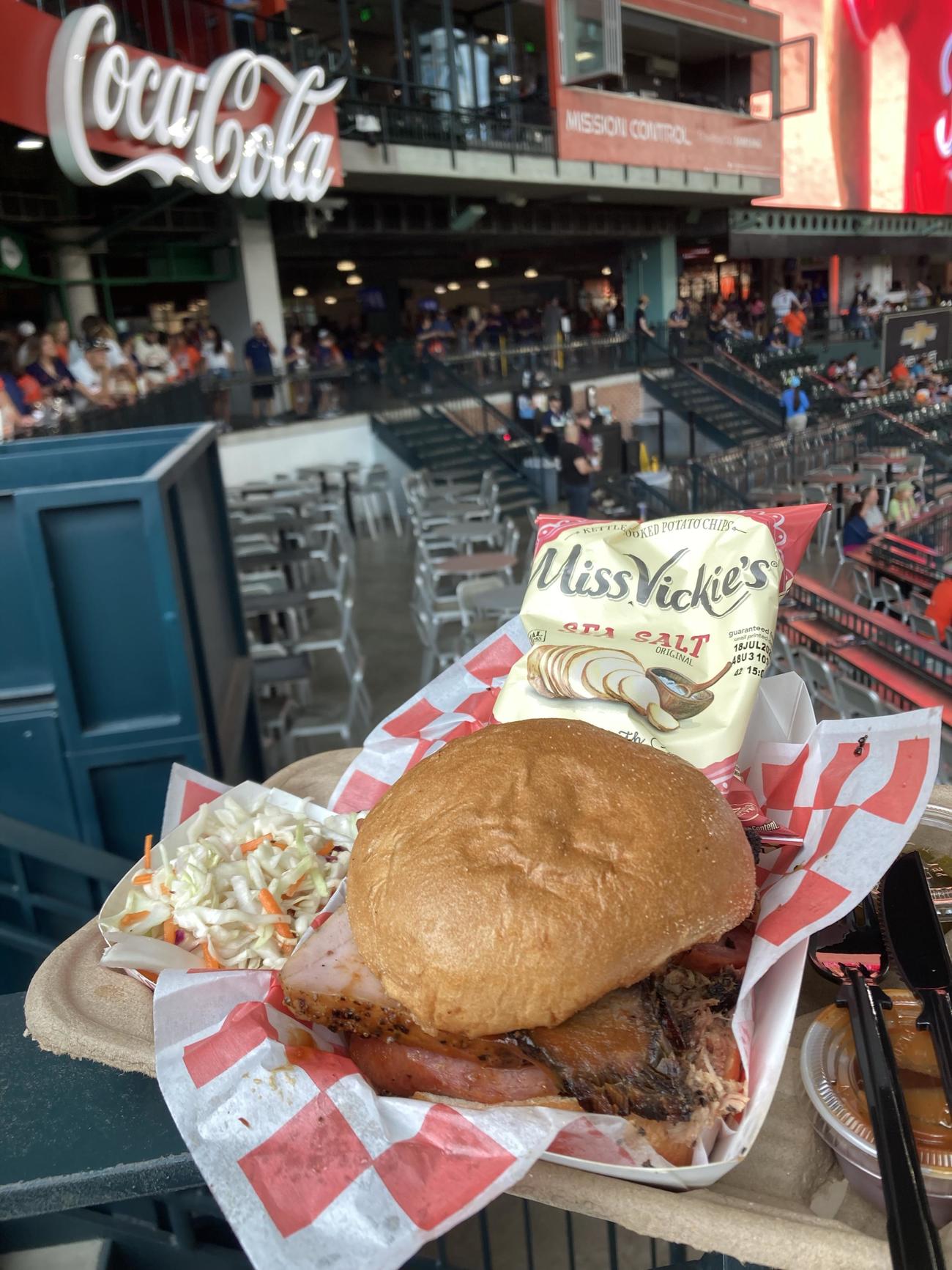ミニッツメイド・パークでオススメ「Killen's  BBQ」のホームラン・サンドウィッチ