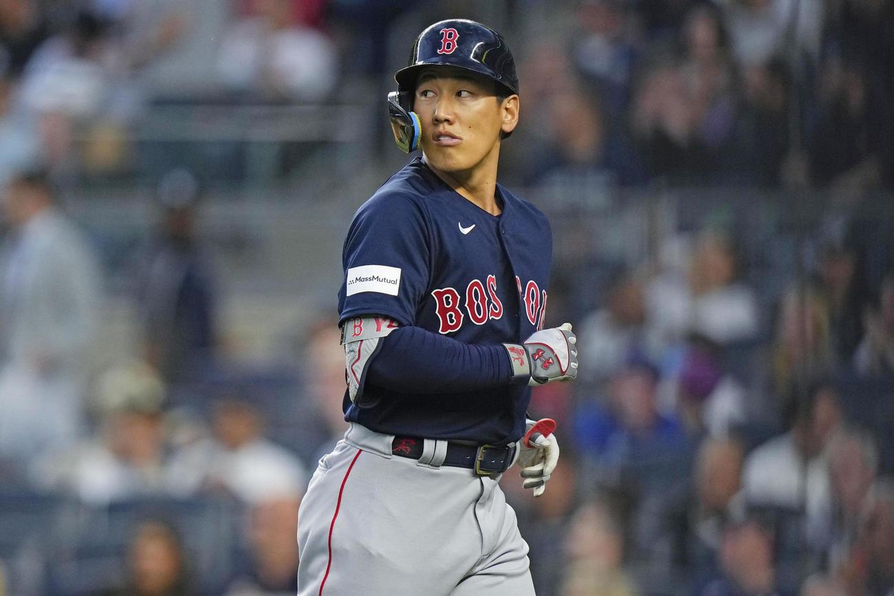 ヤンキース戦の3回、二直に倒れたレッドソックス吉田（AP＝共同）