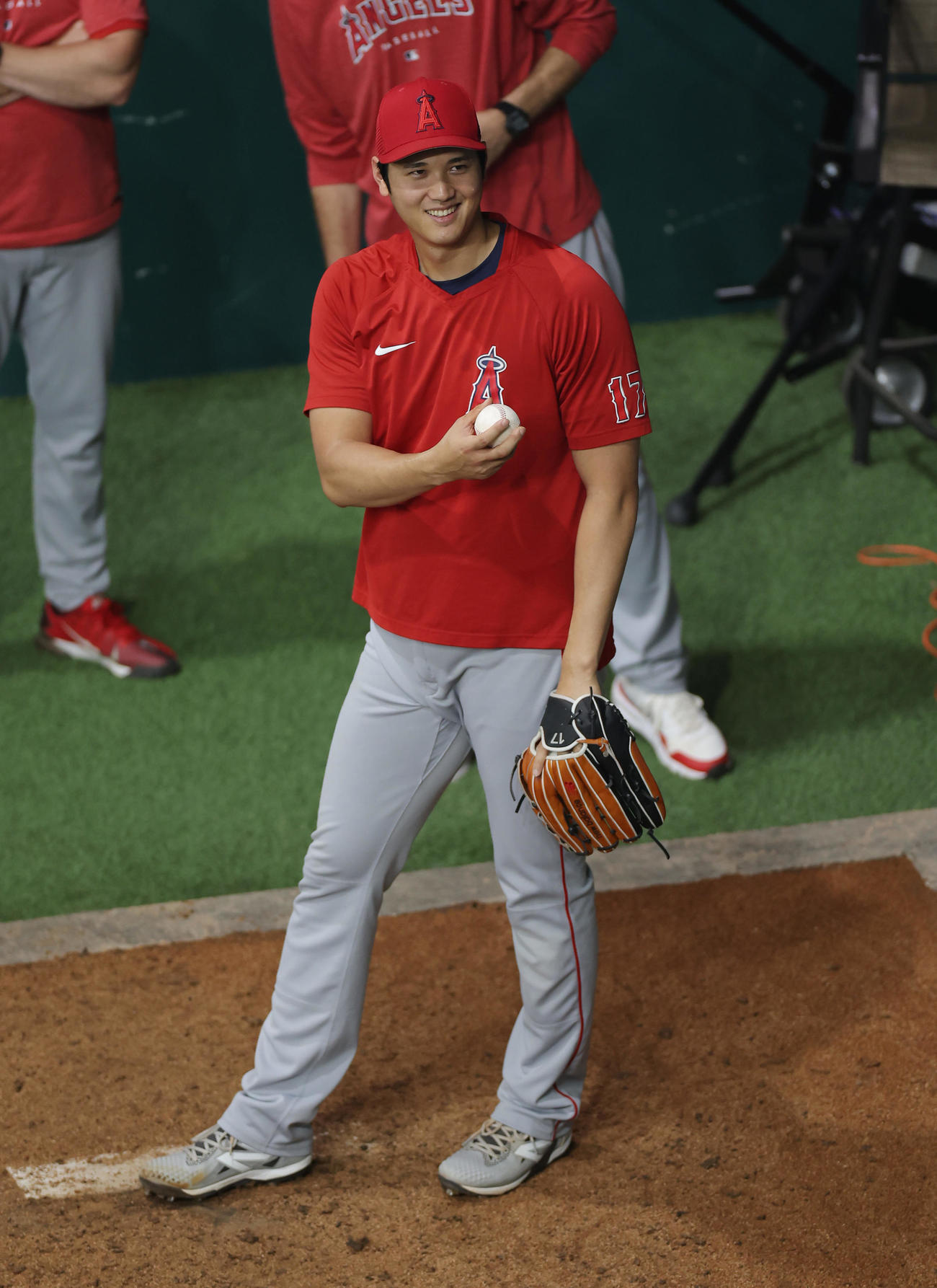 レンジャーズ対エンゼルス　試合前、ブルペンで調整するエンゼルス大谷（撮影・前田充）
