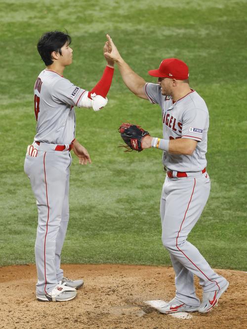 大谷翔平&トラウト&レンフロー 大谷翔平、6勝＆22号2ラン レンジャーズ・ボウチー監督脱帽「He