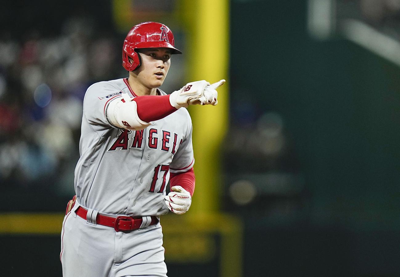 レンジャーズ戦の8回、2試合連続となる22号2ランを放ったエンゼルス・大谷翔平（共同）