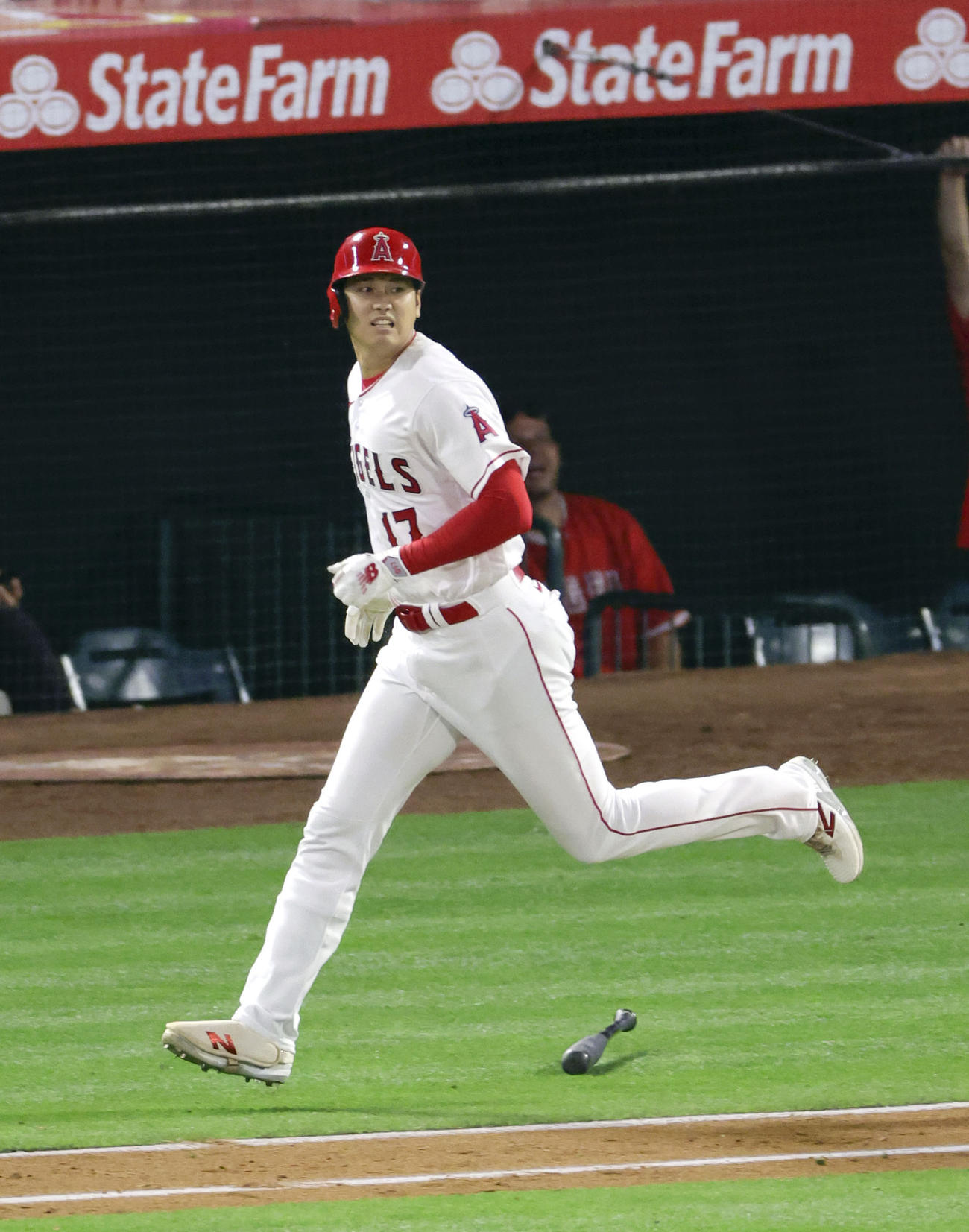 ドジャース戦の6回、左飛に倒れたエンゼルス・大谷翔平（共同）