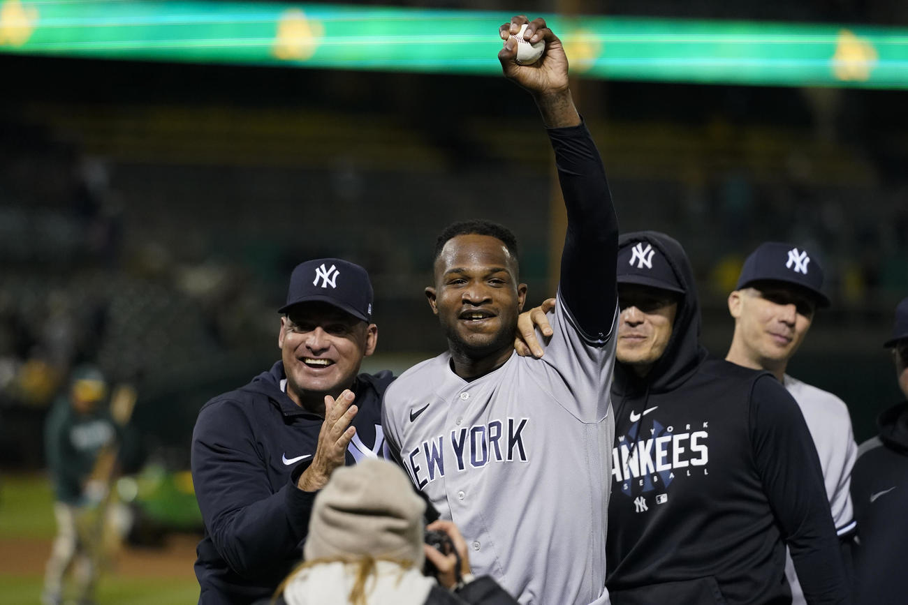 完全試合を達成して喜ぶヤンキースのドミンゴ・ヘルマン(AP)