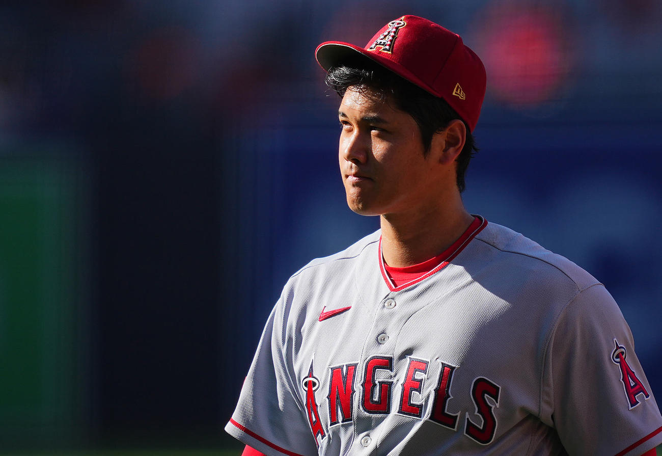 パドレス対エンゼルス　6回裏パドレス無死、降板する大谷（撮影・垰建太）