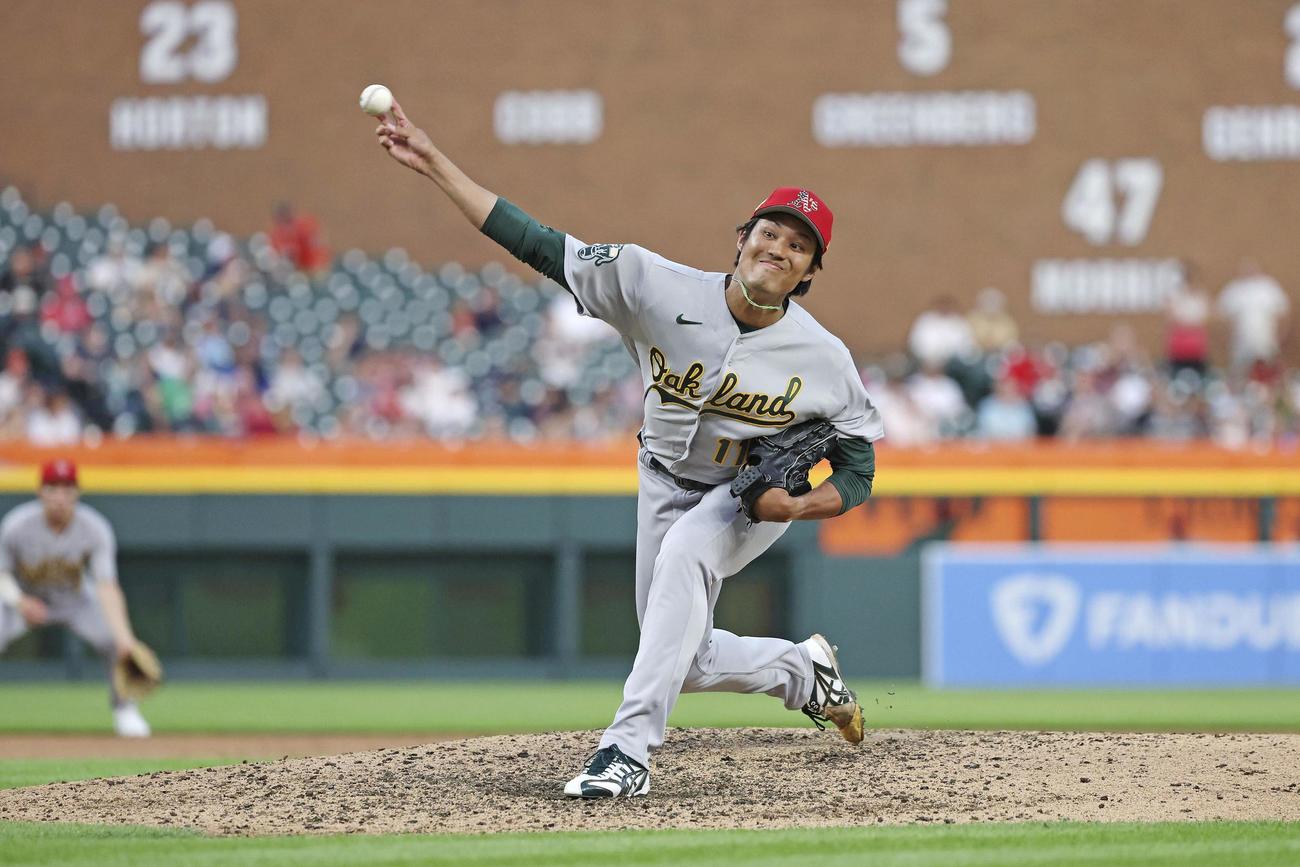 タイガース戦の9回から登板し、1回を無安打無失点で5勝目を挙げたアスレチックス藤浪（ゲッティ＝共同）