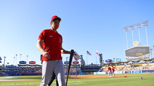 ドジャース対エンゼルス 試合前、フリー打撃を終え引き揚げるエンゼルス大谷(撮影・垰建太)