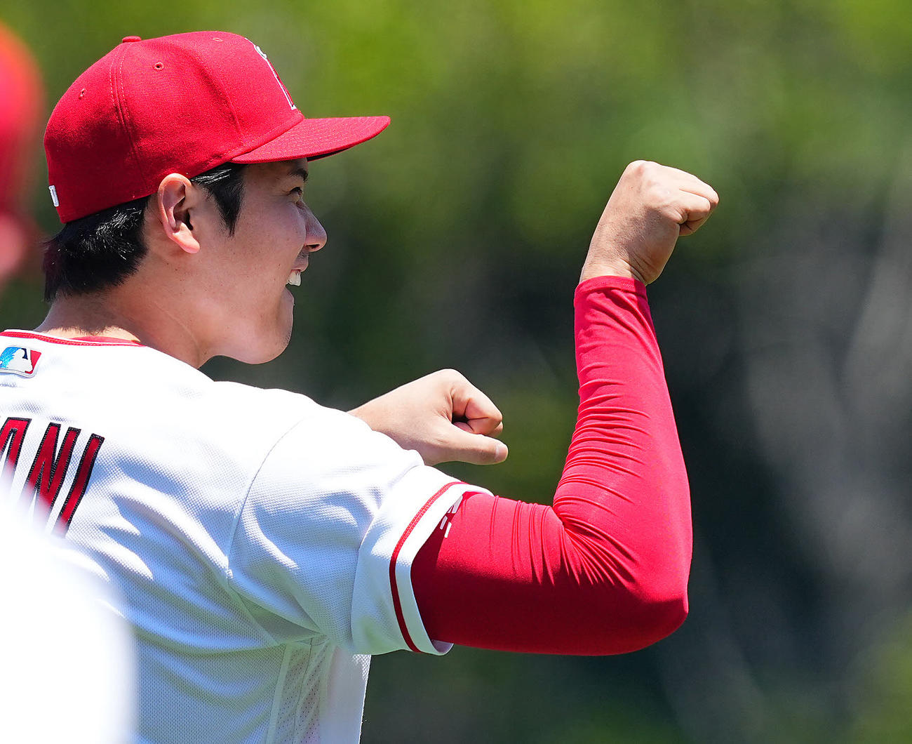 7月2日、エンゼルス大谷はかわいらしいネコポーズを見せる（撮影・垰建太）