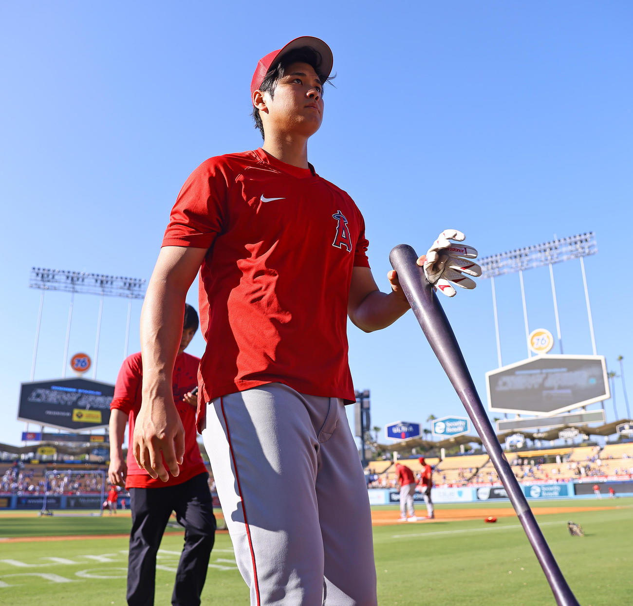 ドジャース対エンゼルス　試合前、フリー打撃を終え引き揚げるエンゼルス大谷（撮影・垰建太）