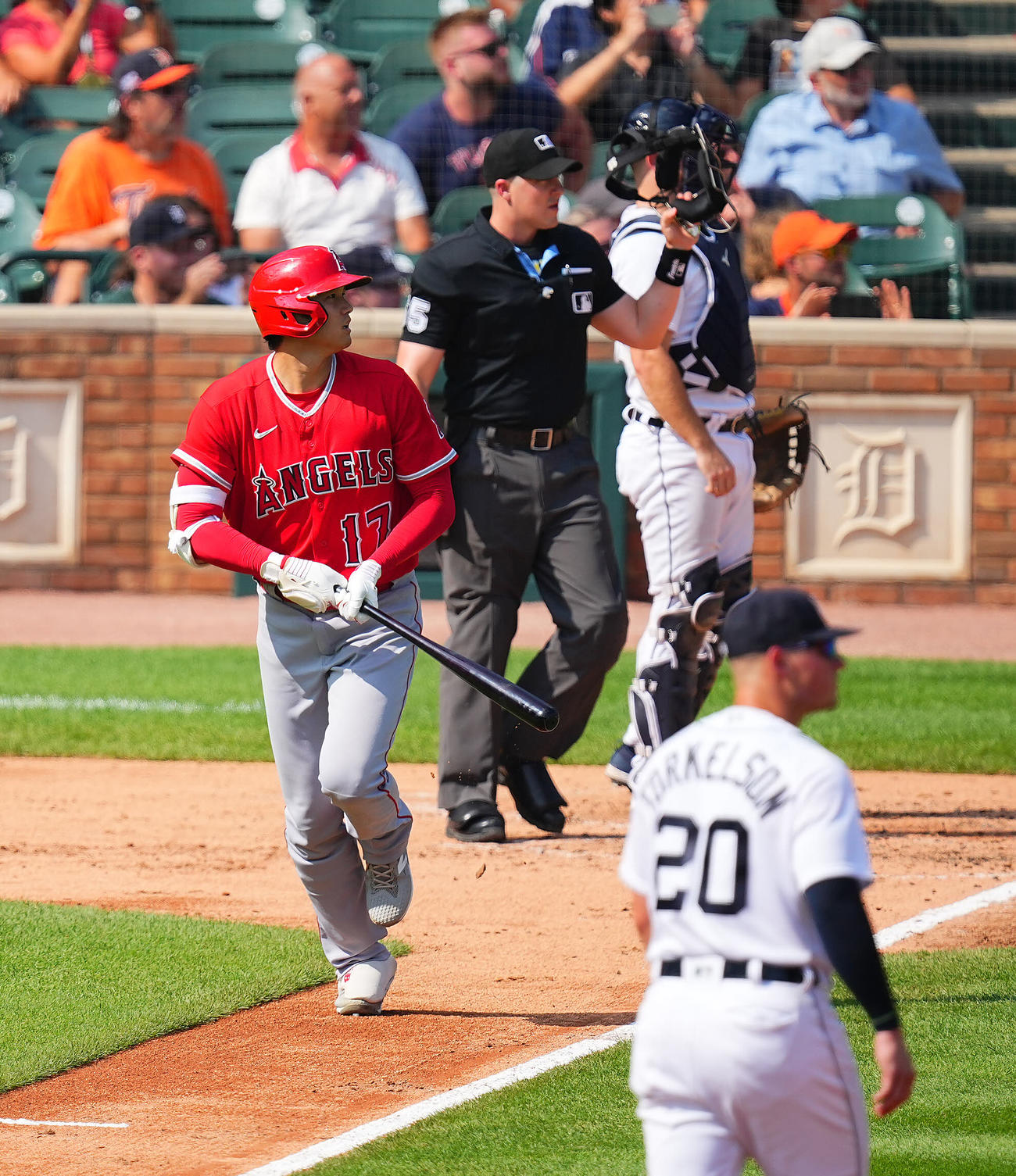 タイガース対エンゼルス・第2試合　2回表エンゼルス2死一塁、左越え2点本塁打を放つ大谷（撮影・垰建太）