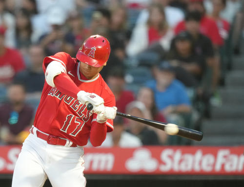 エンゼルス対レッズ　3回裏エンゼルス2死、四球を選ぶ大谷（撮影・菅敏）
