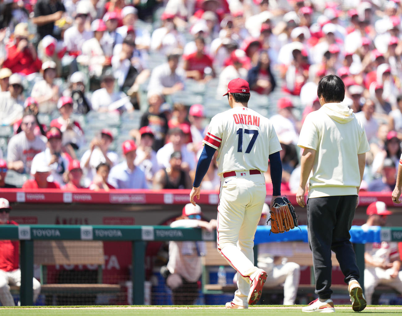 エンゼルス対レッズ　2回途中、降板する大谷（撮影・菅敏）