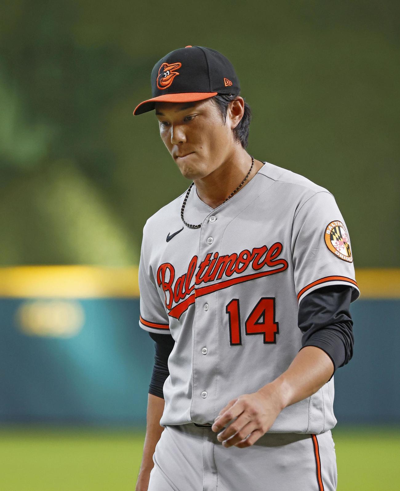 アストロズ戦の8回途中、降板するオリオールズ・藤浪＝ヒューストン（共同）