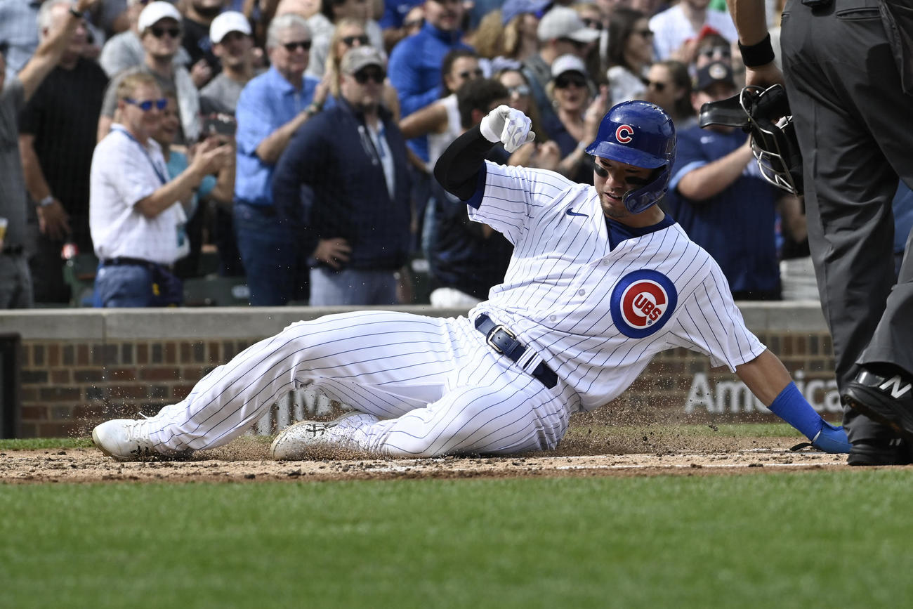 カブス鈴木誠也は２回裏に本塁に滑り込んで得点（USA TODAY Sports）