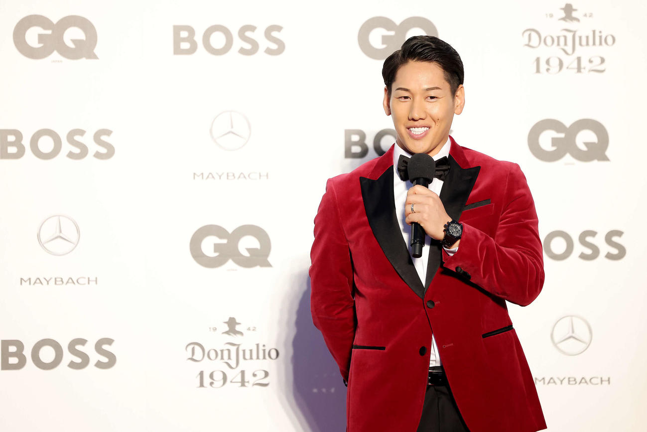 クロストークする吉田正尚（撮影・河田真司）