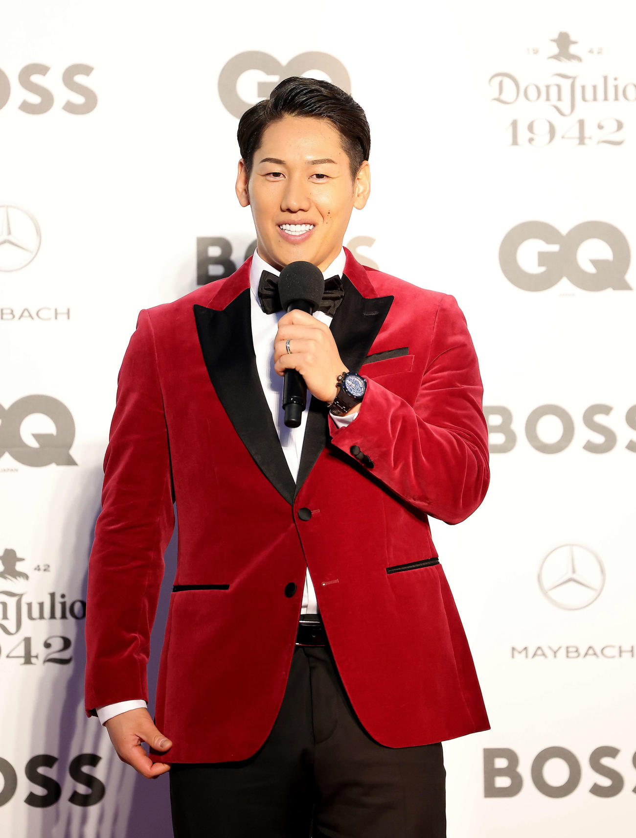 クロストークする吉田正尚（撮影・河田真司）