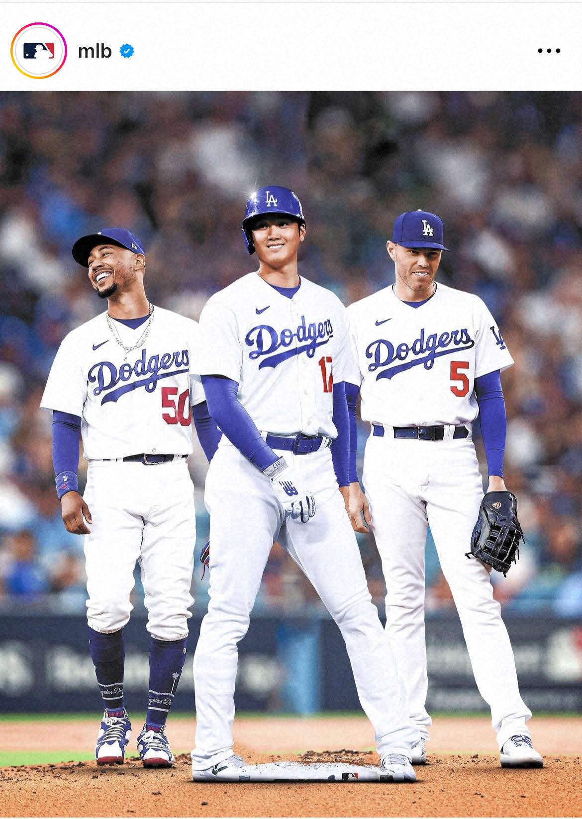 MLBの公式インスタグラムから。左はムーキー・ベッツ、右はフレディ・フリーマン、中央は大谷翔平