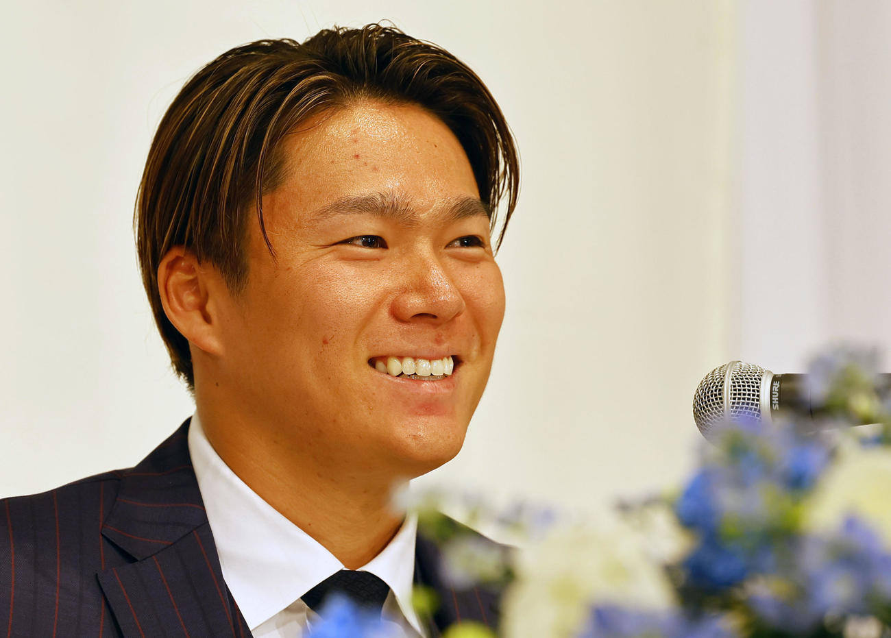 記者会見する米大リーグドジャースに入団が決まった山本（撮影・藤尾明華）