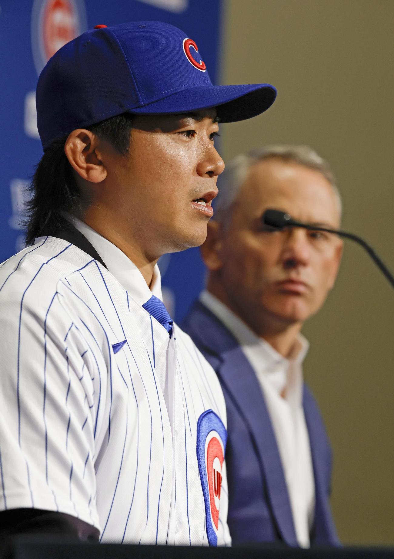 米大リーグ、カブスの入団記者会見をする今永昇太投手（共同）