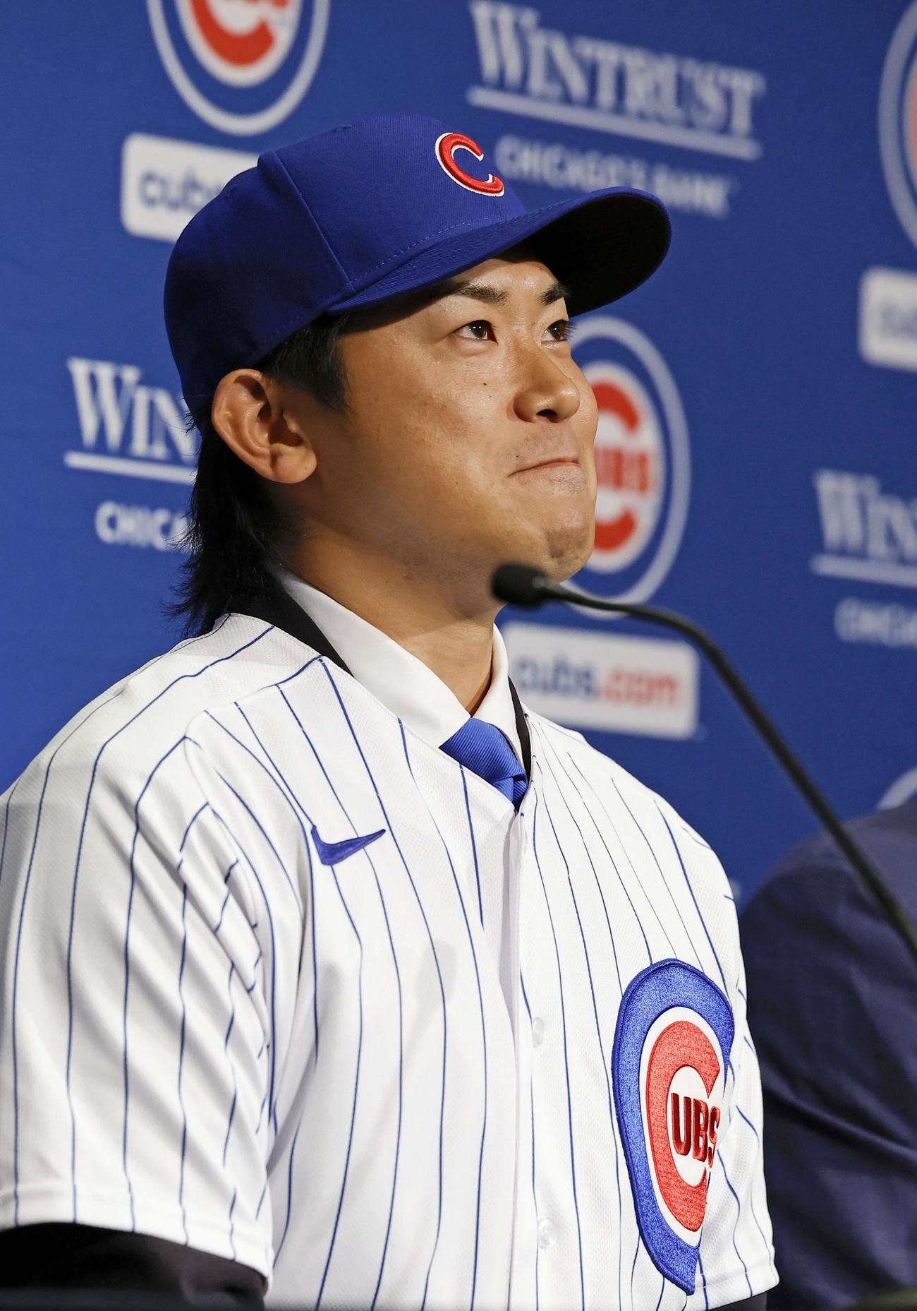 米大リーグ、カブスの入団記者会見をする今永昇太投手（共同）