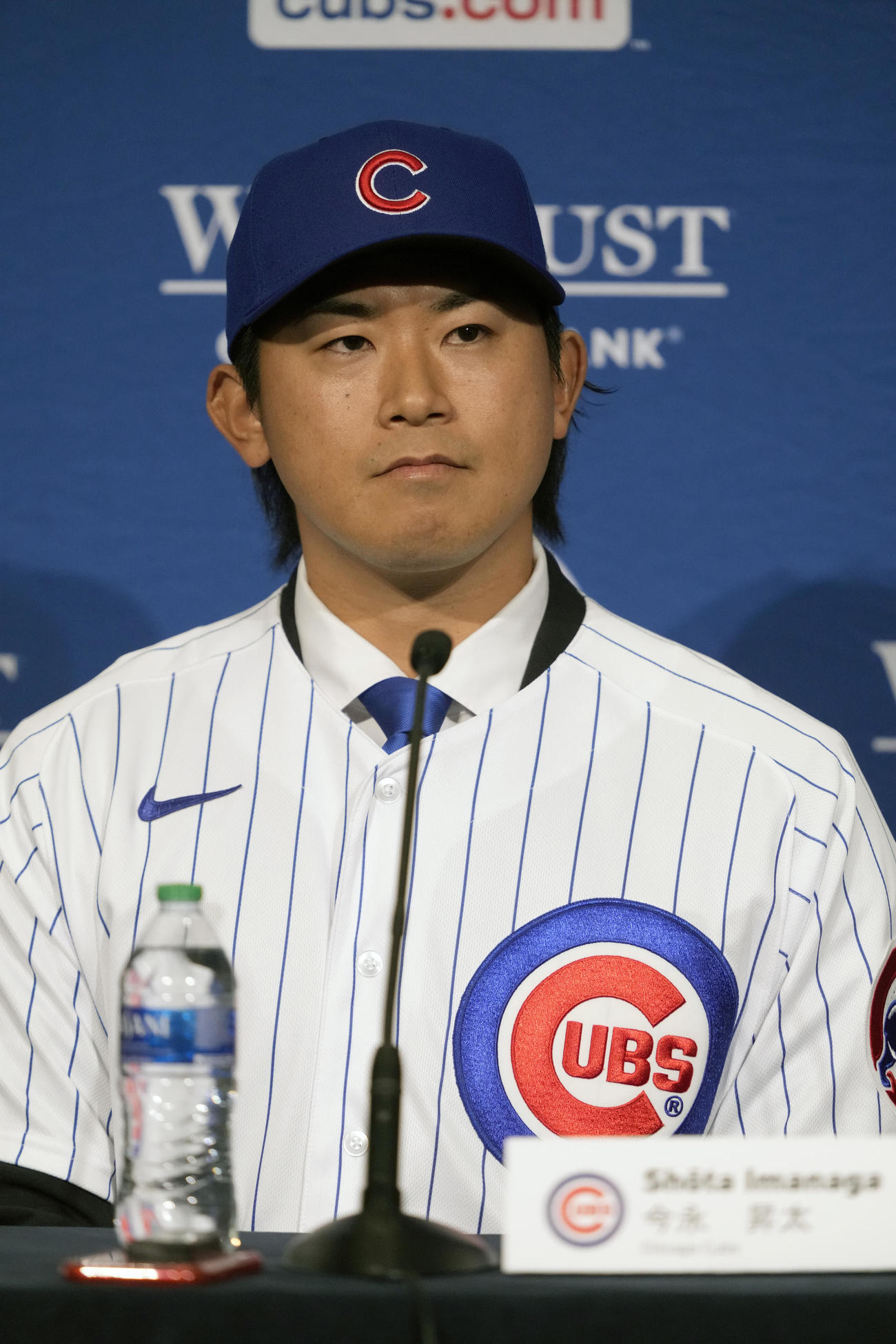 カブス入団会見を行う今永昇太（AP）