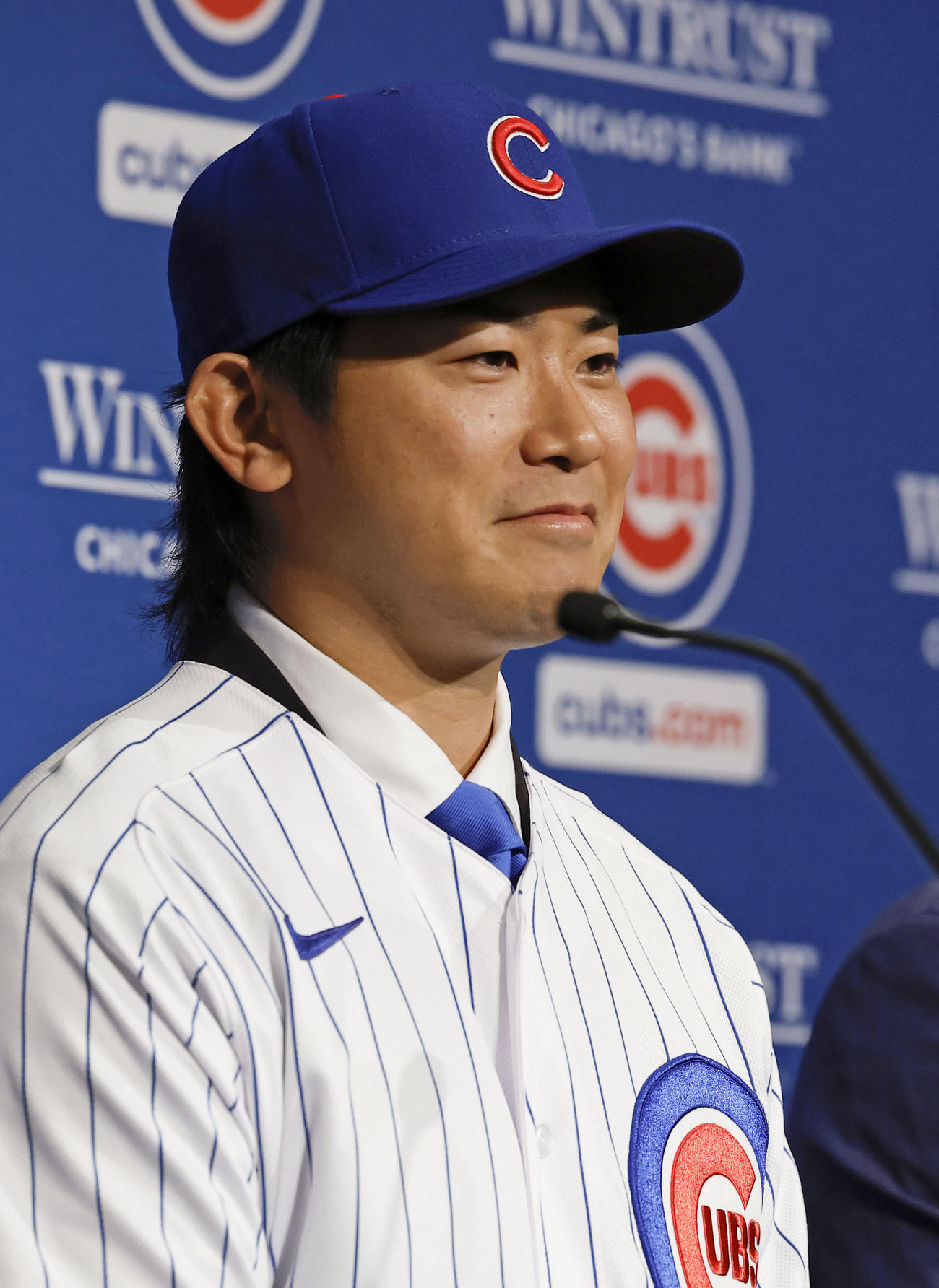 米大リーグ、カブスの入団記者会見をする今永昇太投手（共同）