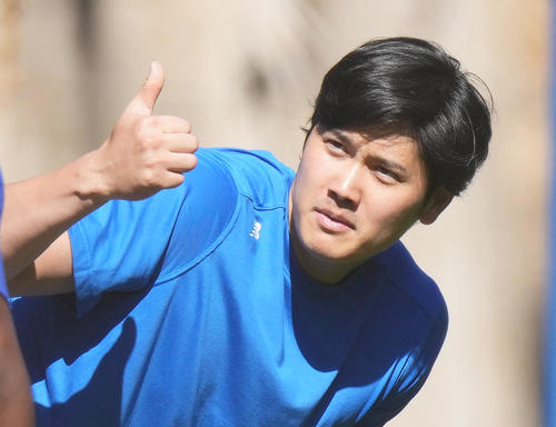 全体練習を終え、トレーニングをするドジャース大谷（撮影・菅敏）
