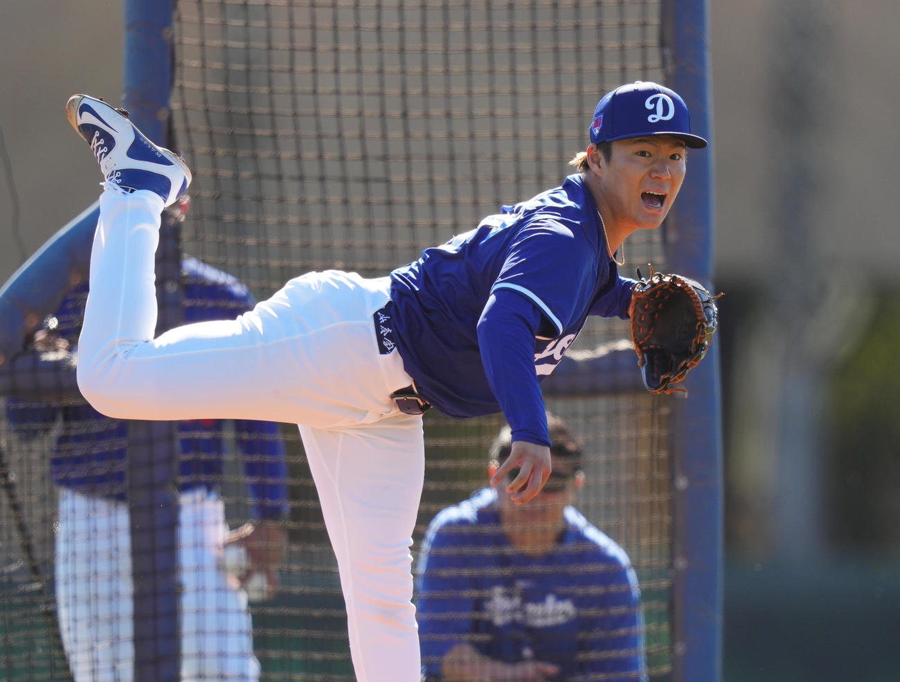 ライブBPに登板し、力投するドジャース山本（撮影・菅敏）